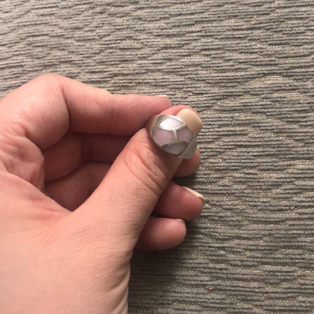 Silver and pink Mother of Pearl Ring